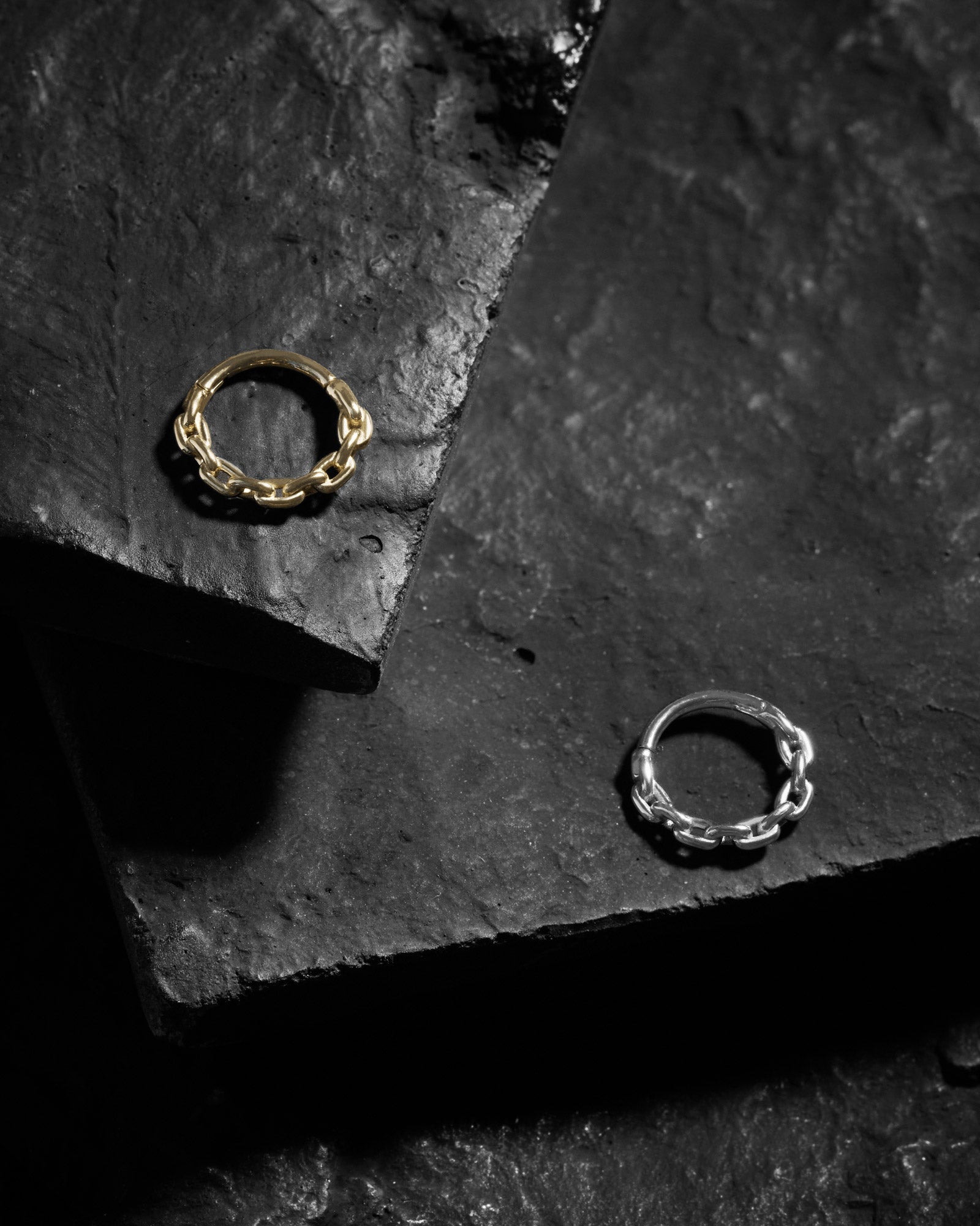 Demonia Cellar Chain Clicker 🖤