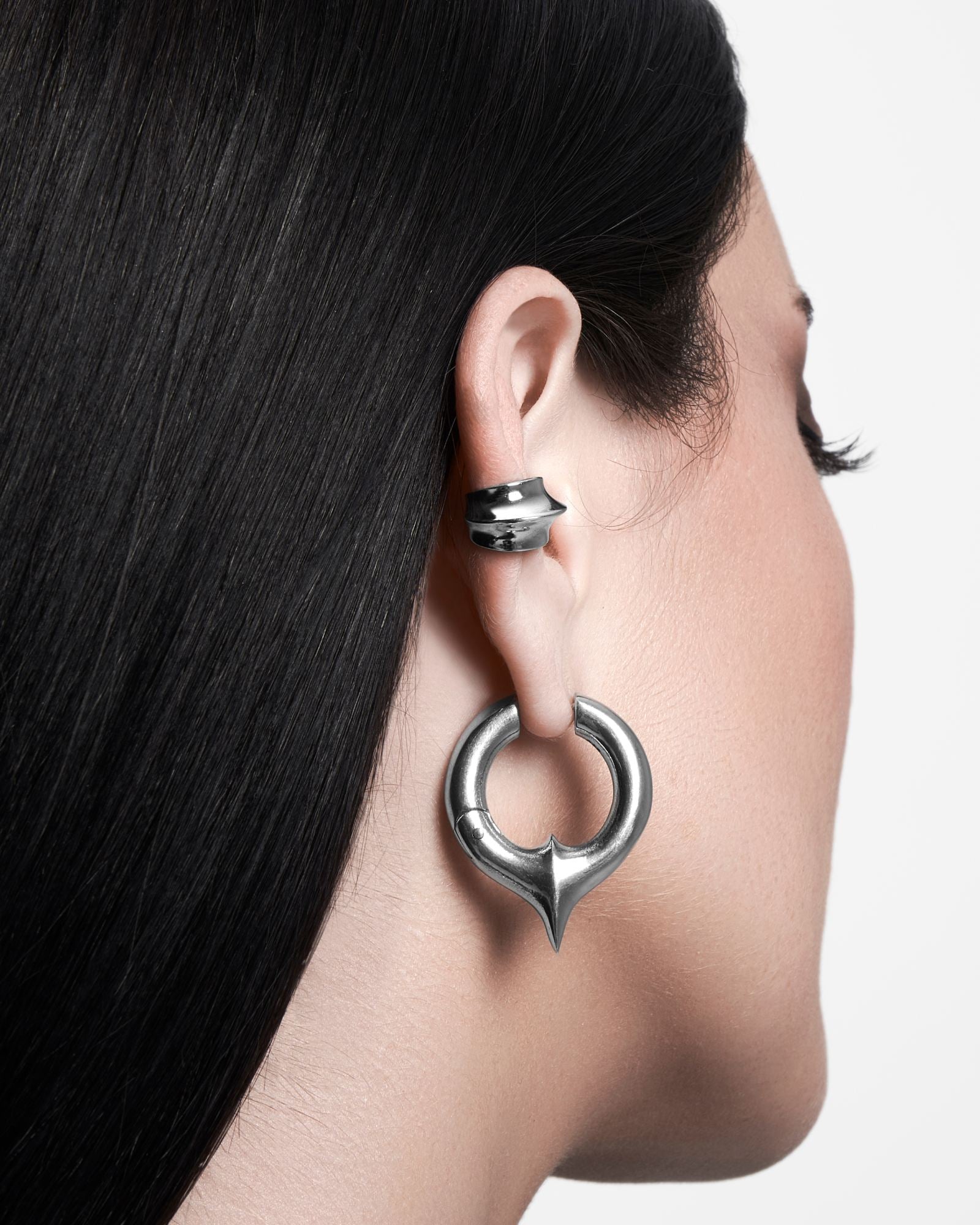 Demonia Covenant Ear Cuff 🖤