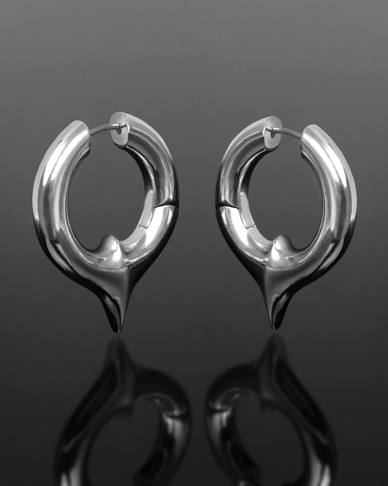 Demonia Covenant Earrings 🖤