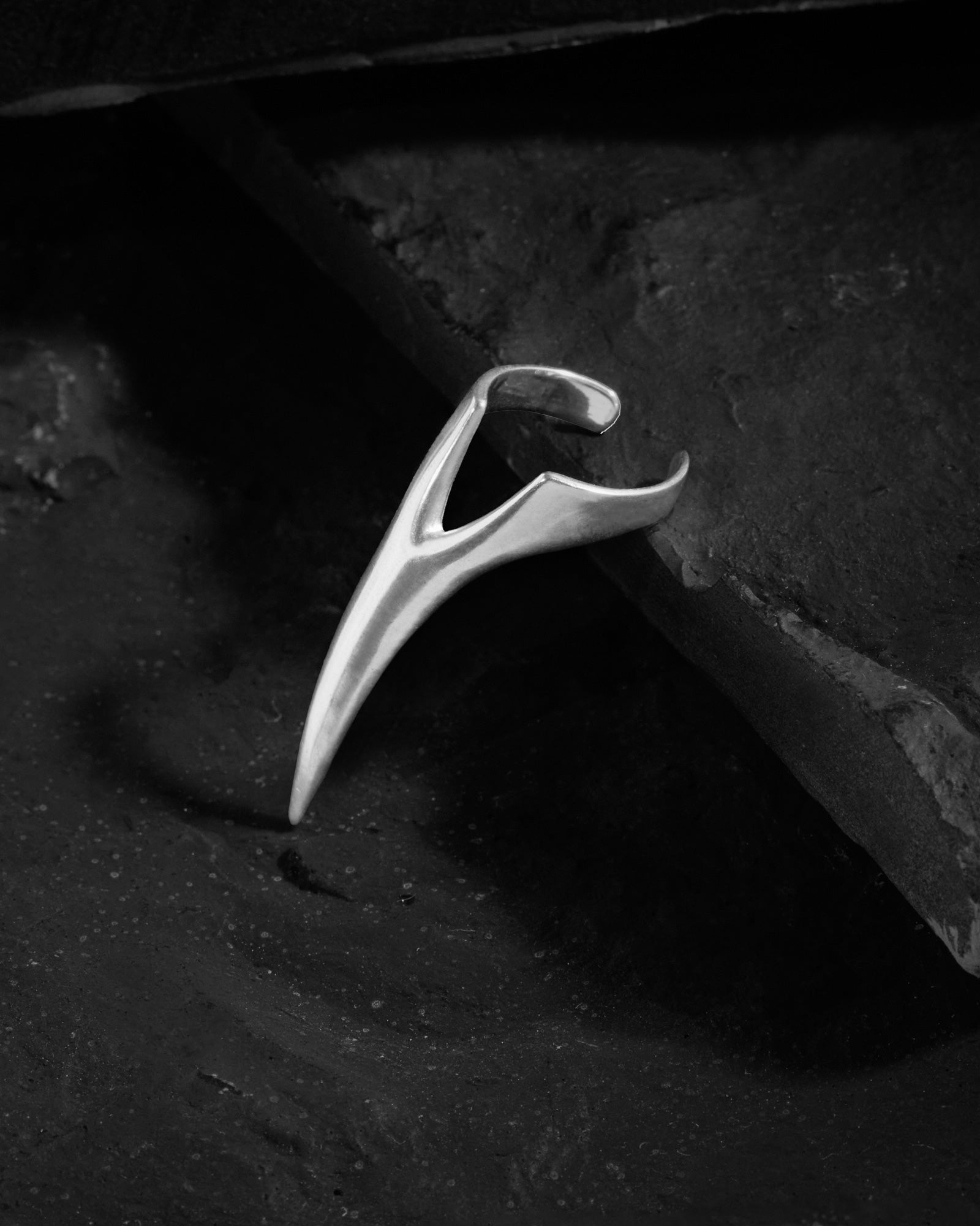 Demonia Seeress Nail Ring 🖤