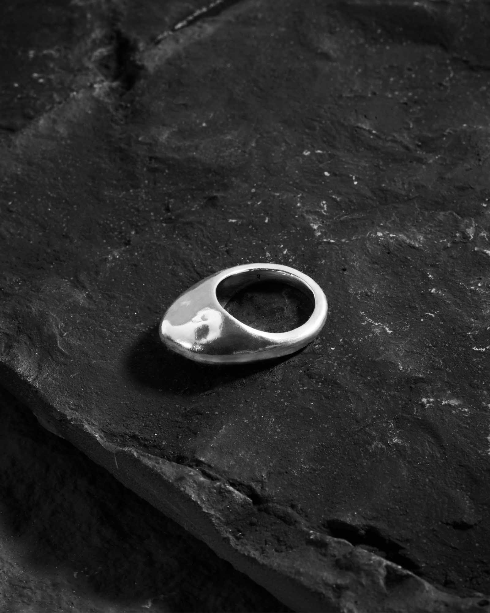 Demonia Tome Ring 🖤