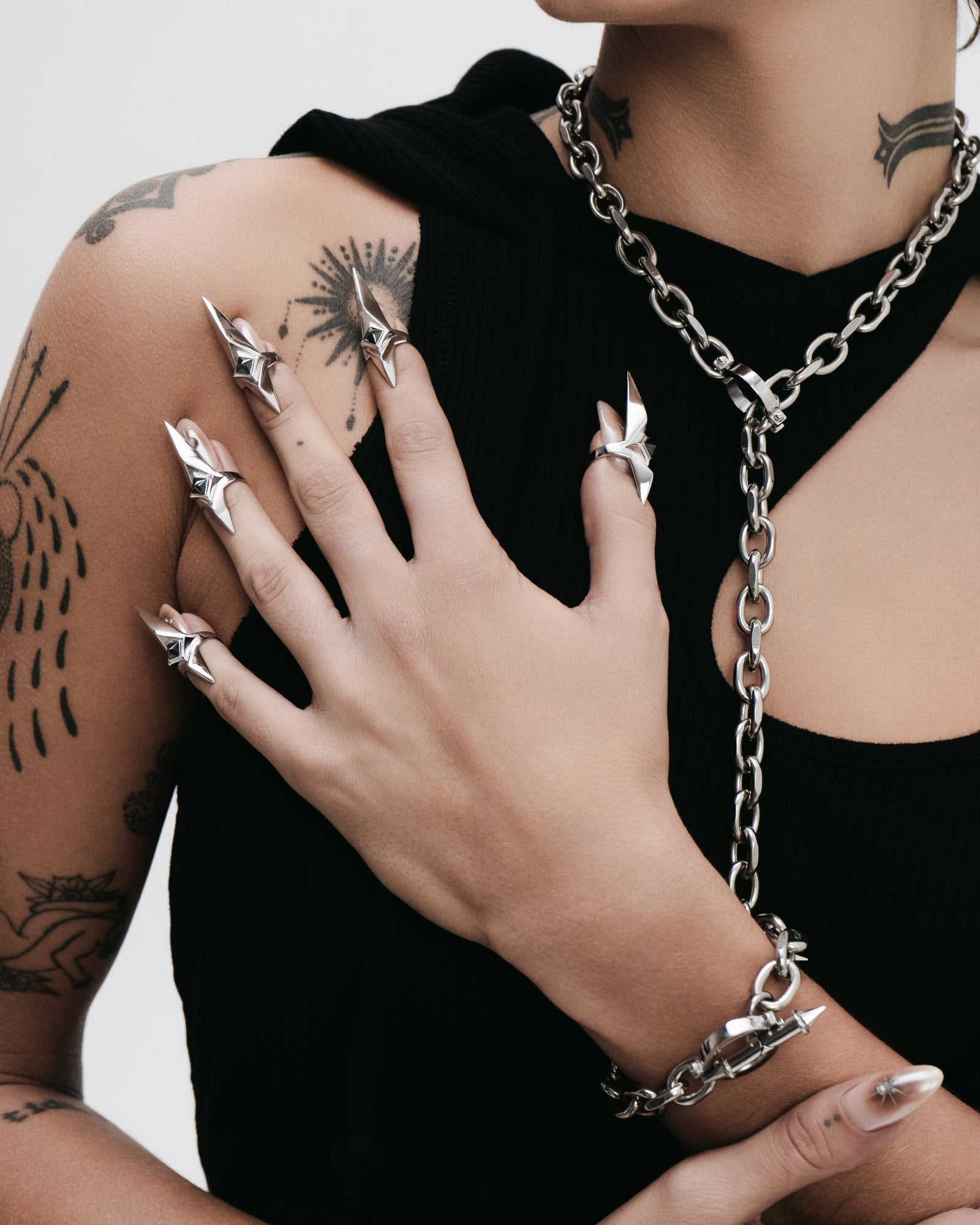 Demonia Lucent Nail Ring 🖤