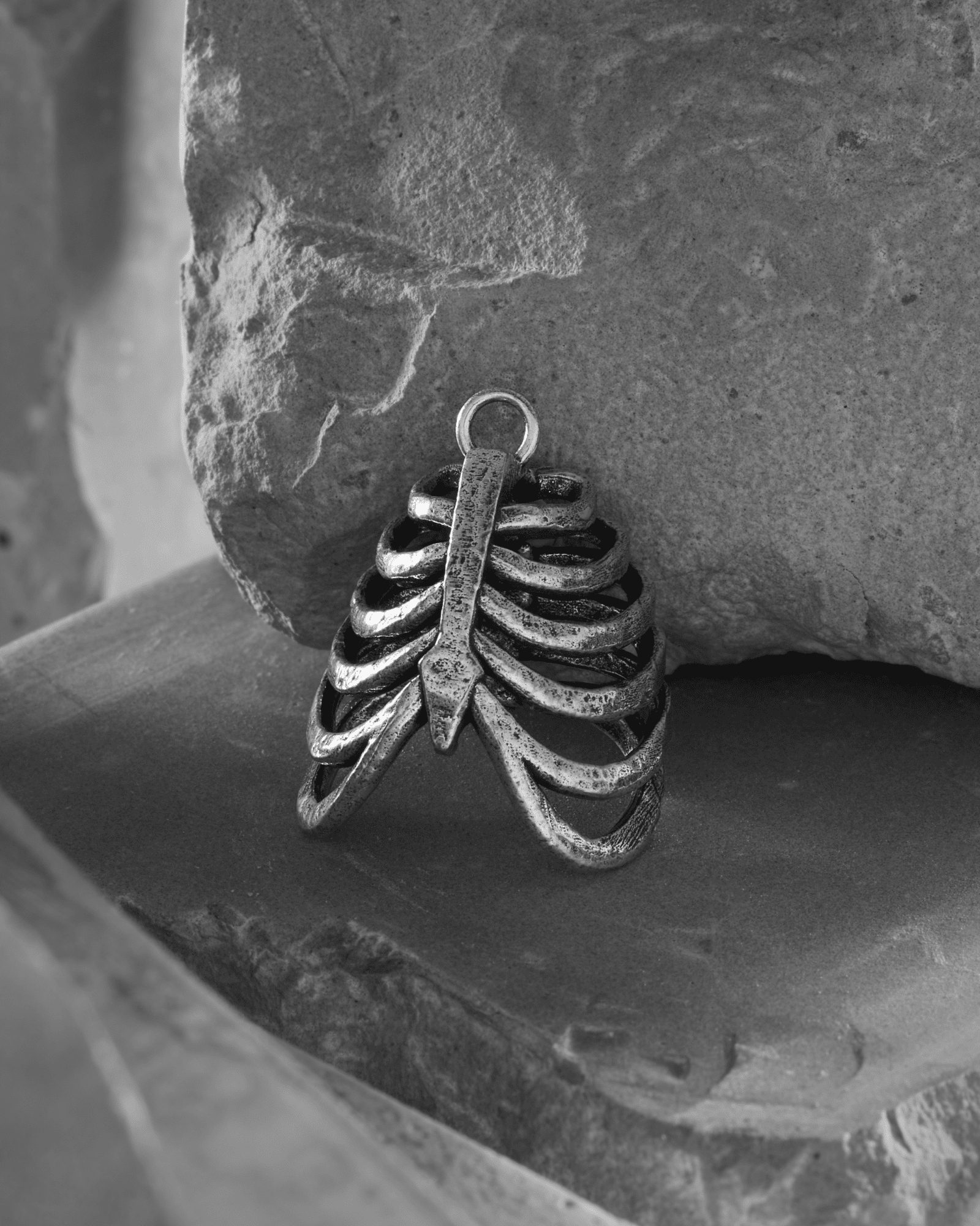 Demonia Chamber Charm π€