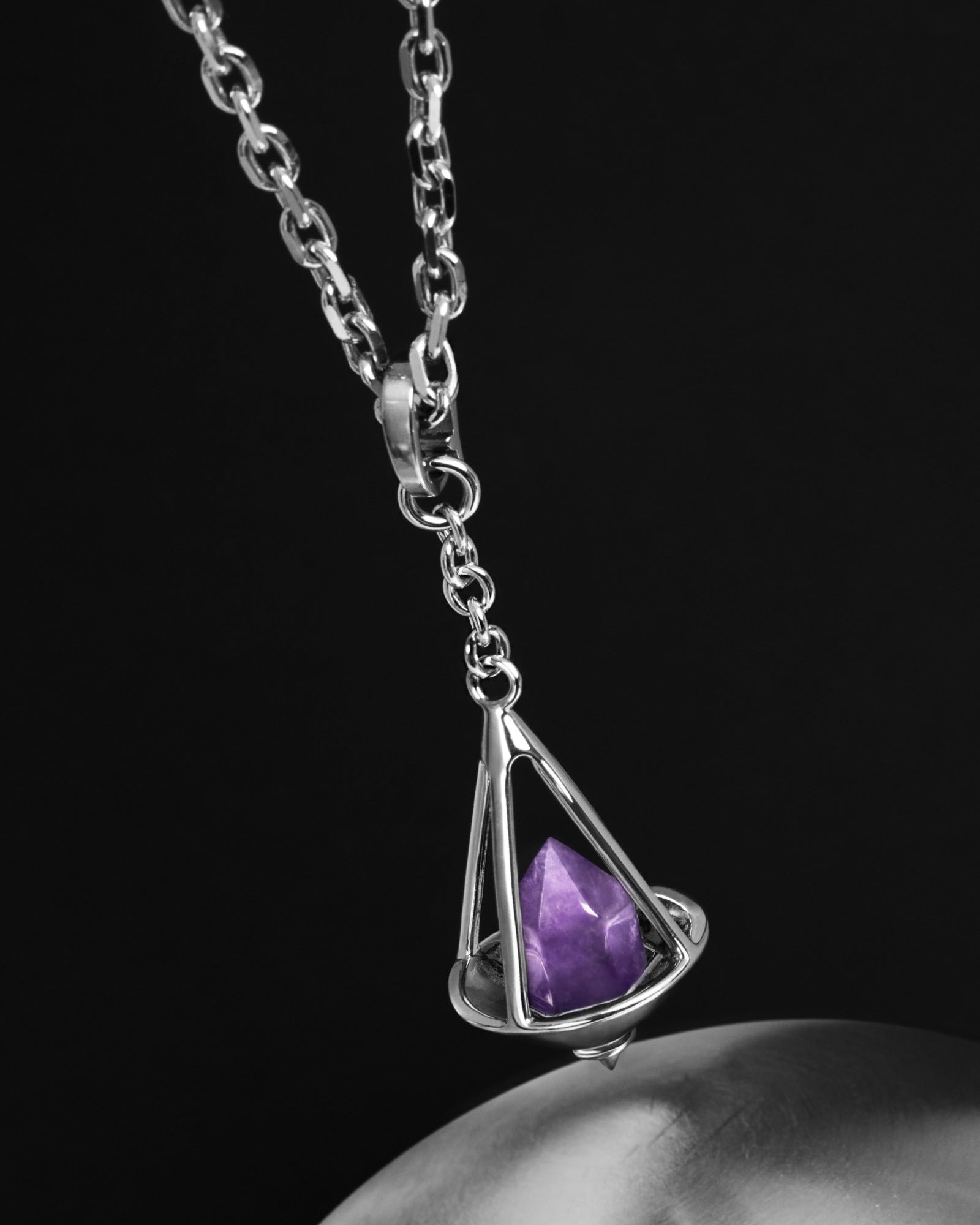 Demonia Auria Crystal Charm 🖤