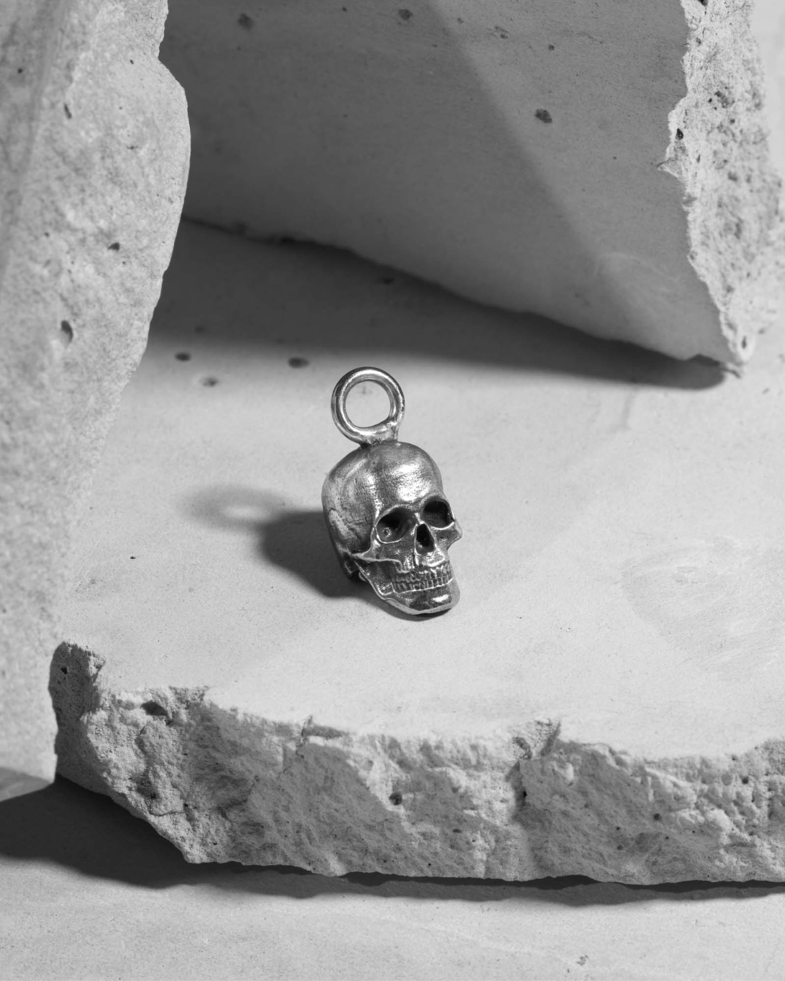 Demonia Cranium Charm 🖤