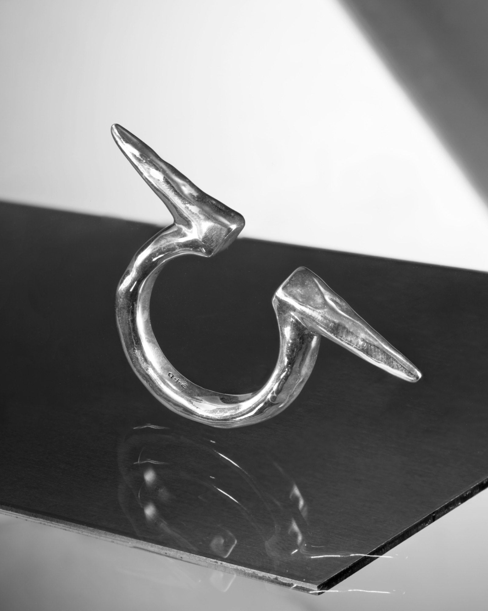 Demonia Oxia Ring π€