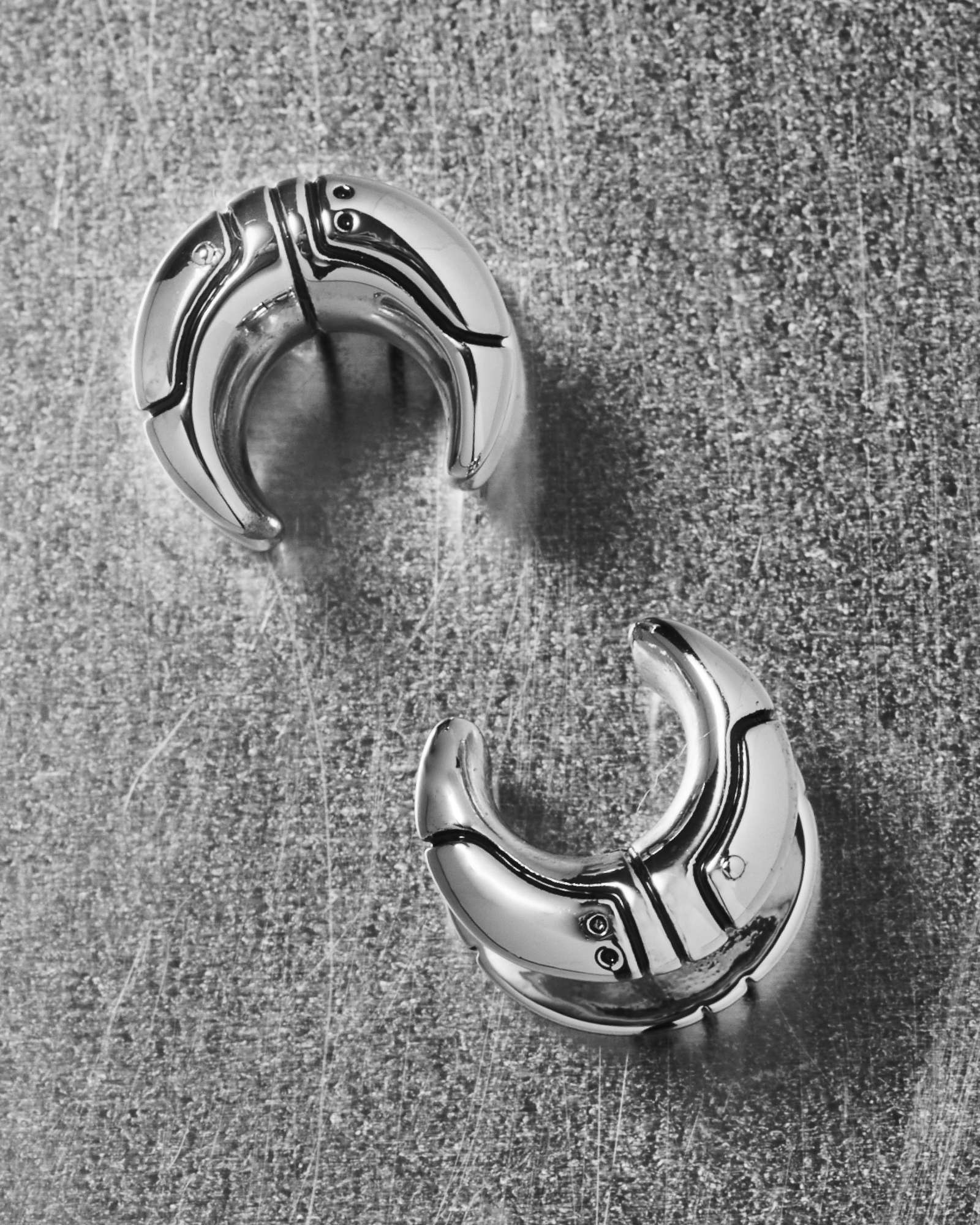 Demonia Atomic Saddle Hangers π€