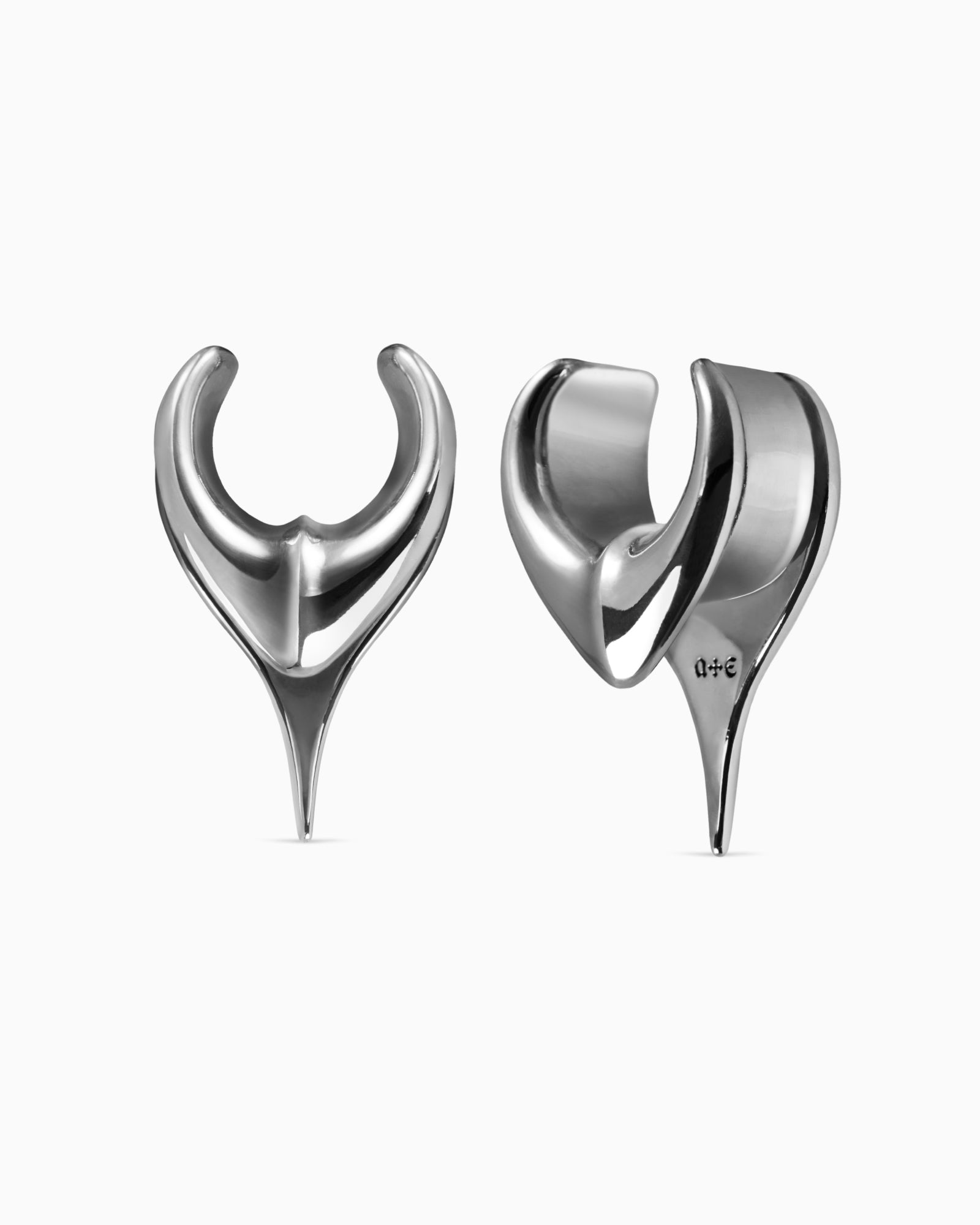 Demonia Covenant Saddle Hangers 🖤