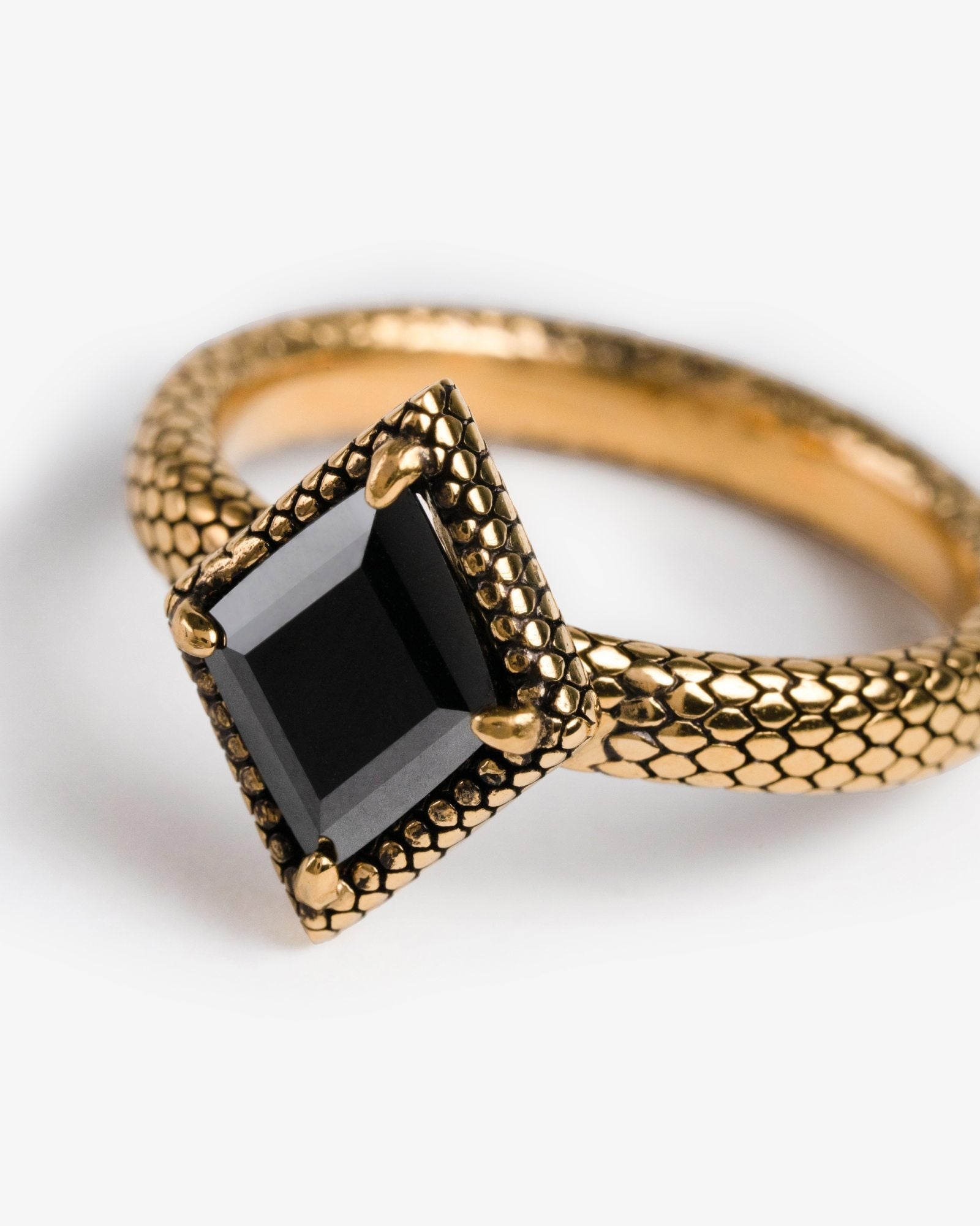 Demonia Black Lake Serpent Ring 🖤