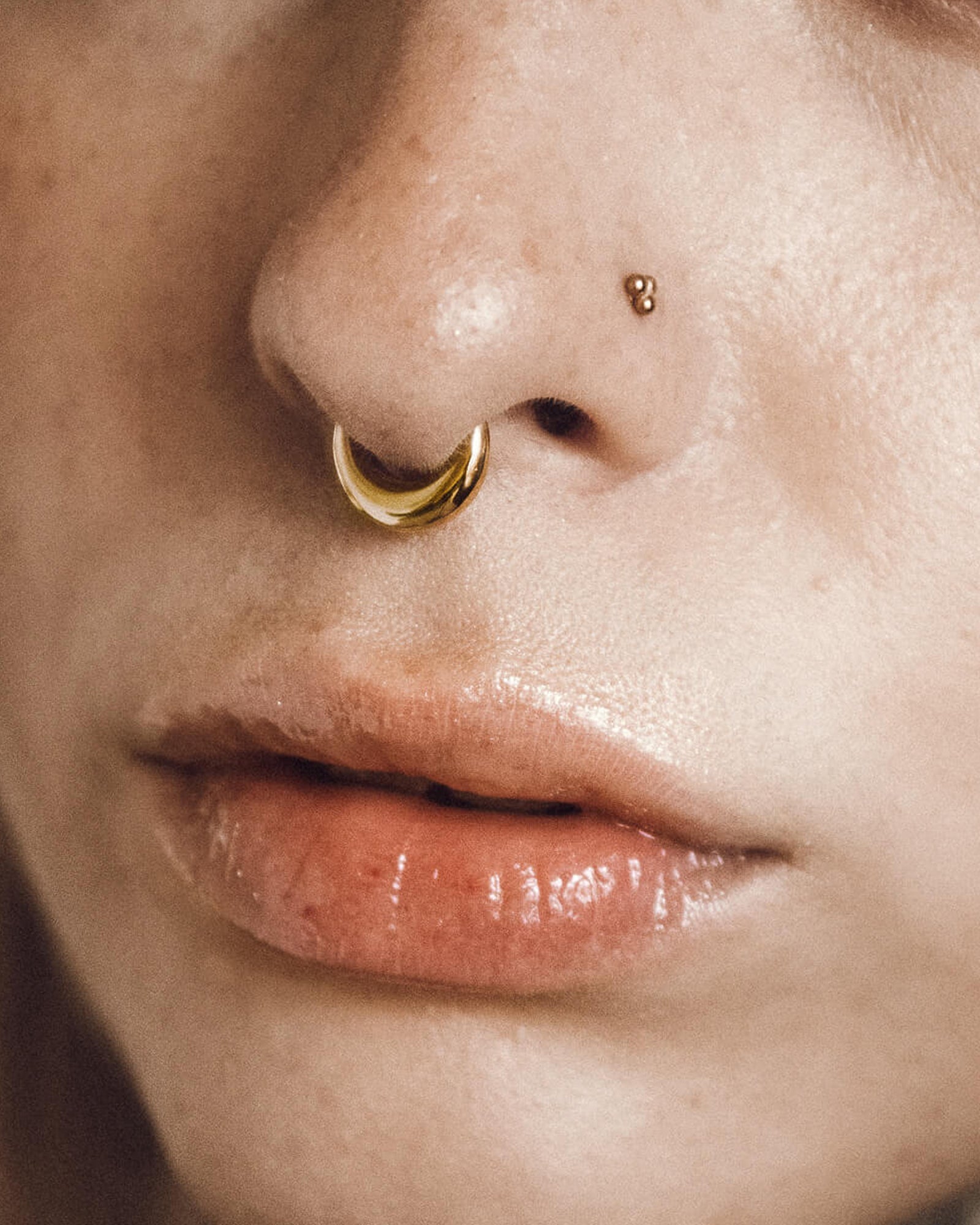 Demonia Caspian Dome Clicker 🖤
