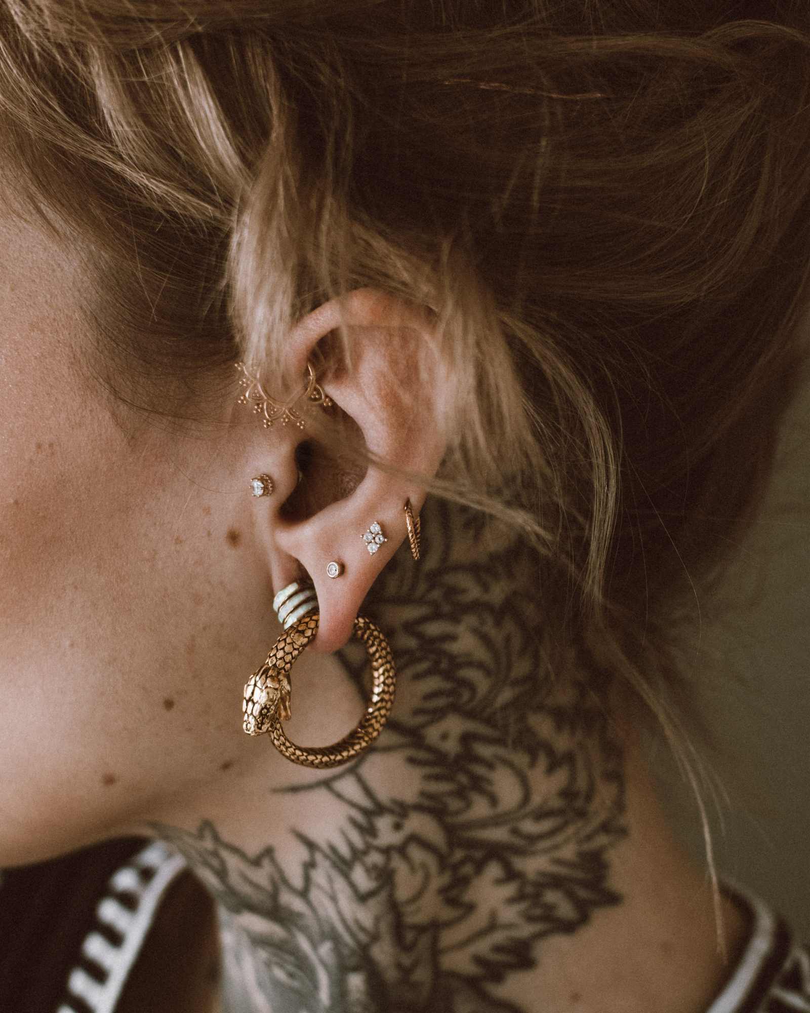 Demonia Ouroboros Hangers π€