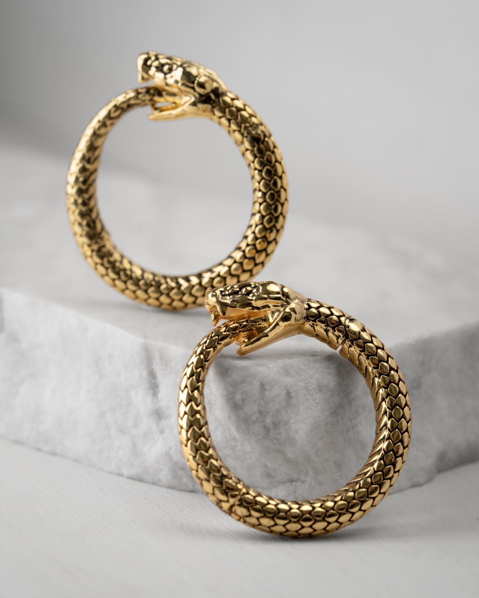 Demonia Ouroboros Hangers π€