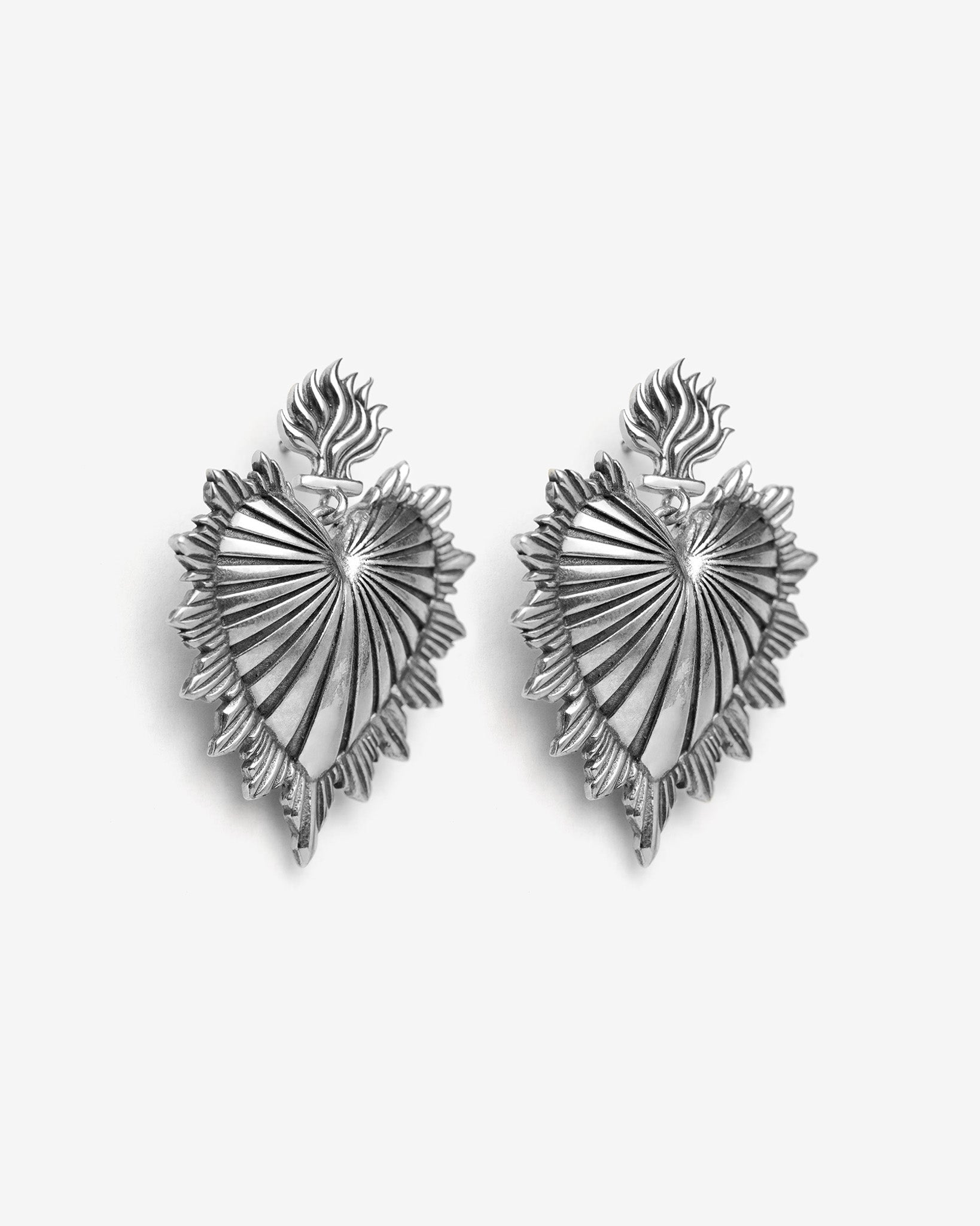 Demonia Sacred Heart Earrings 🖤