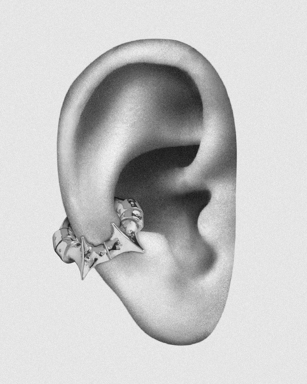 Demonia Vortex Ear Cuff 🖤