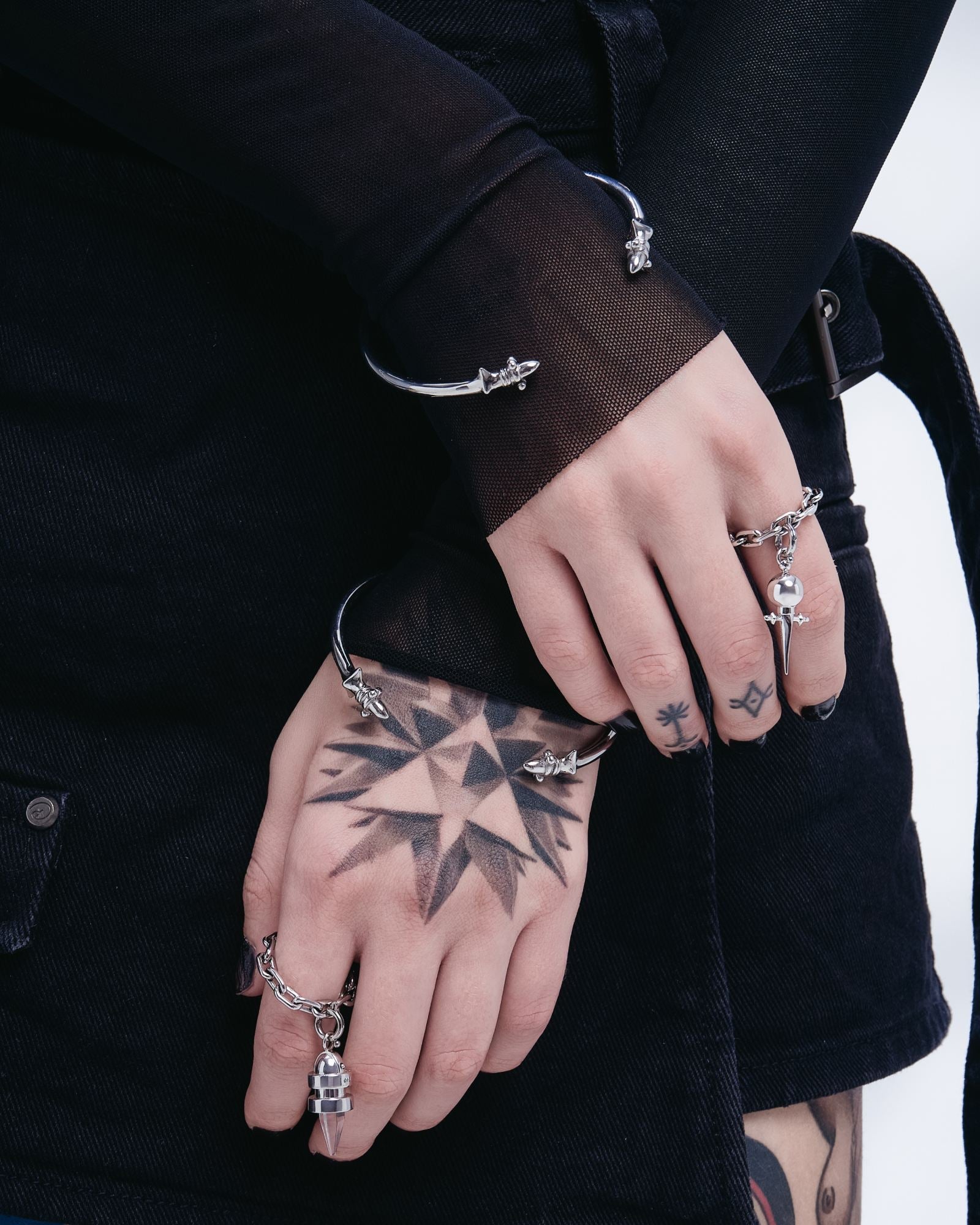 Demonia Lucent Bangle 🖤