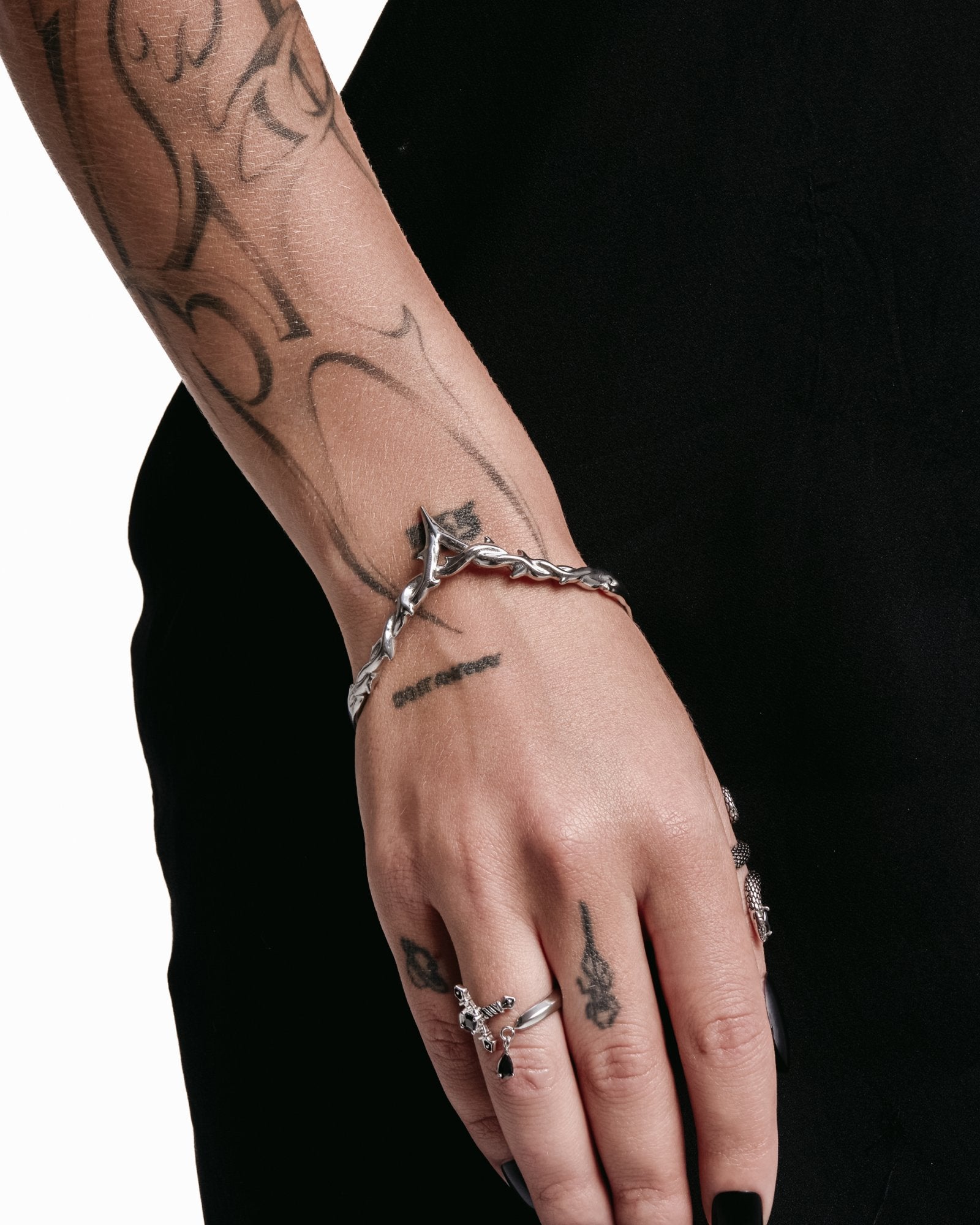Demonia Elysian Arm Cuff 🖤
