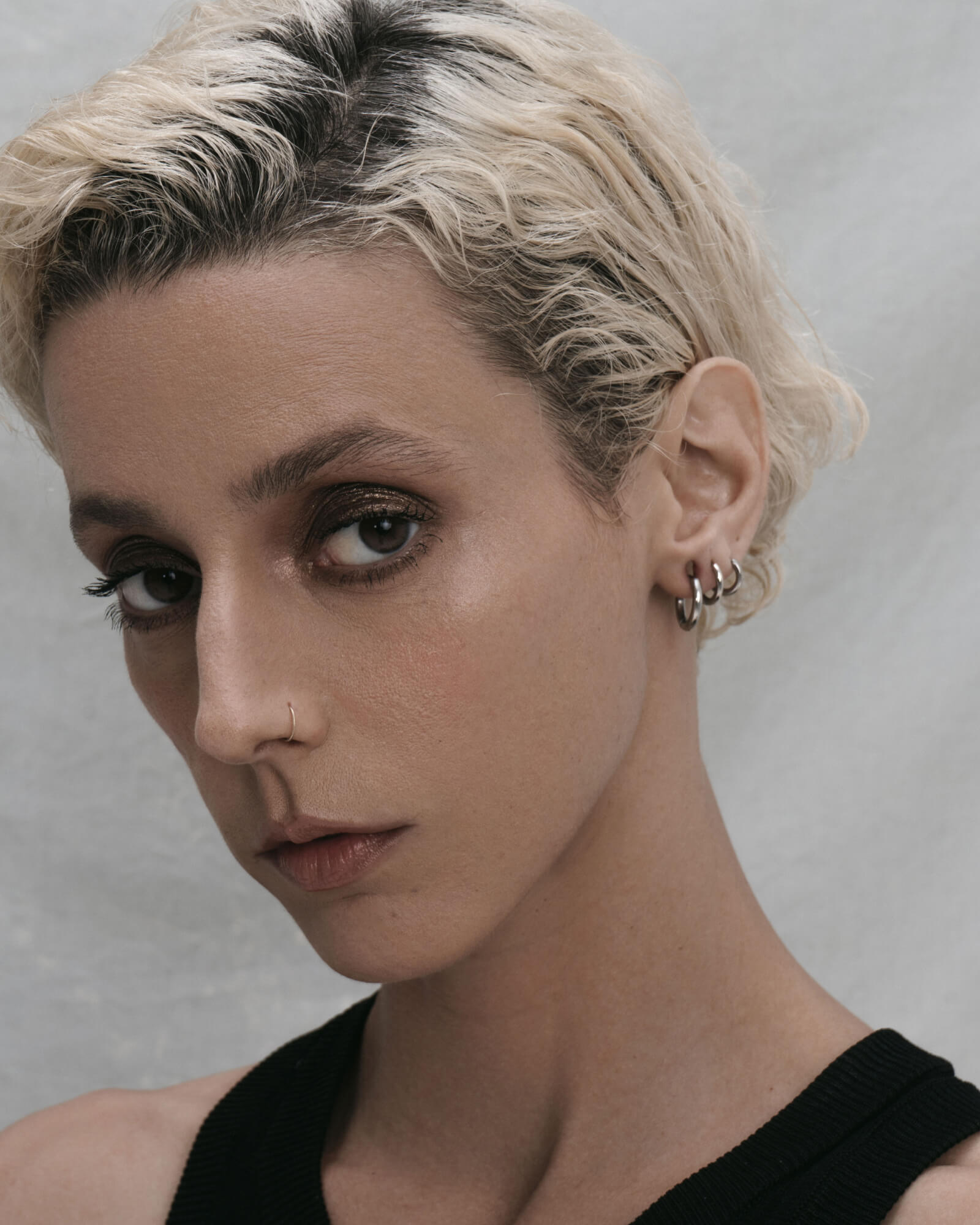 Demonia Classic Huggie Earrings 🖤