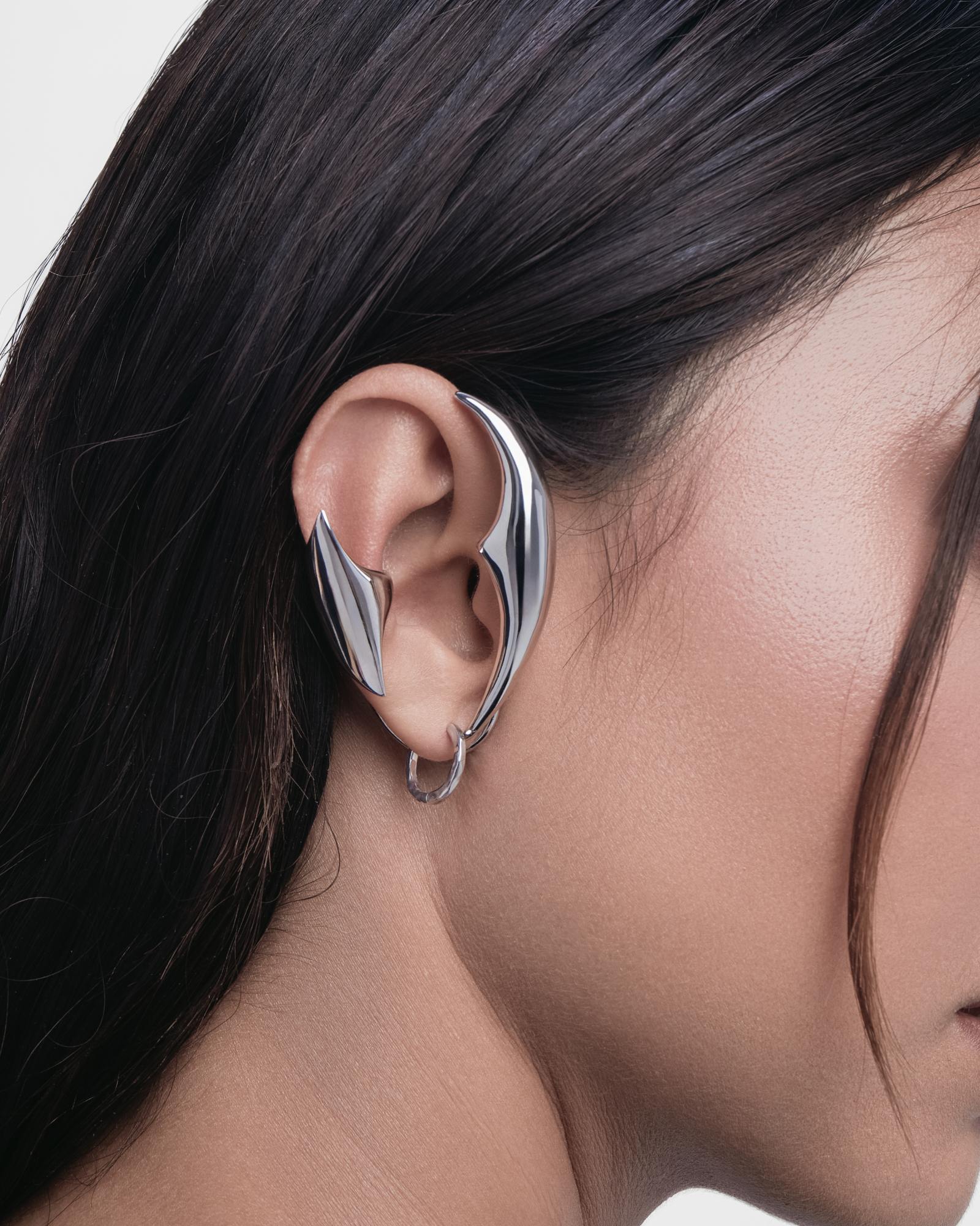 Demonia Light Ark Ear Cuff 🖤