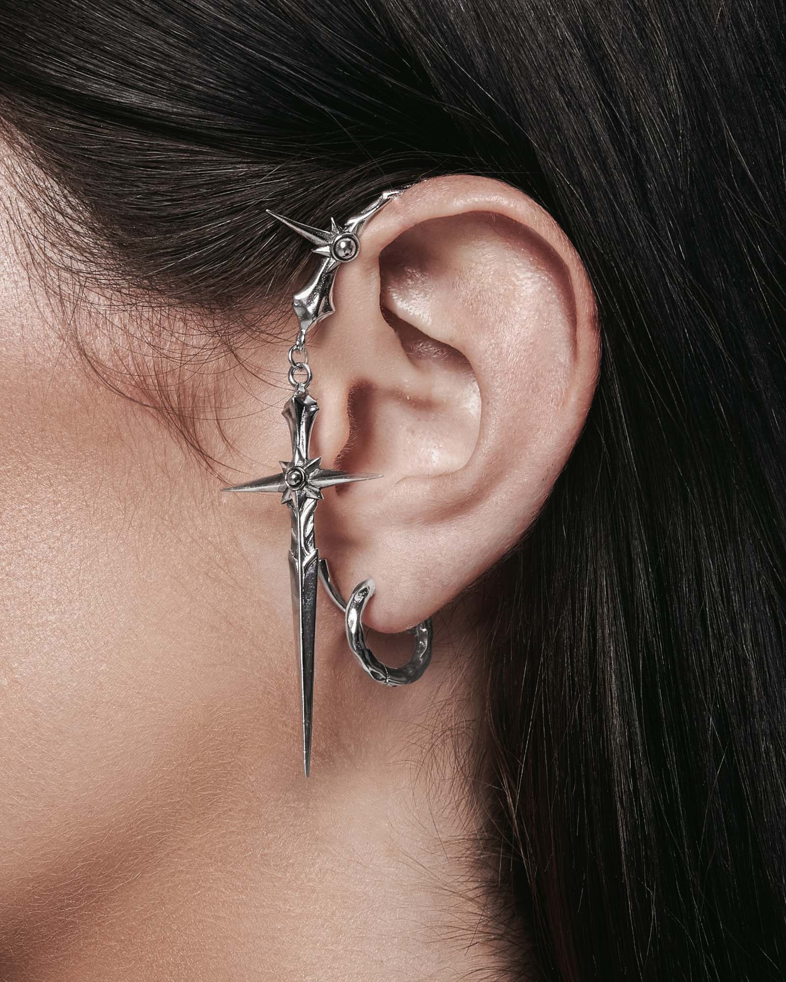 Demonia Ecledia Ear Cuff 🖤