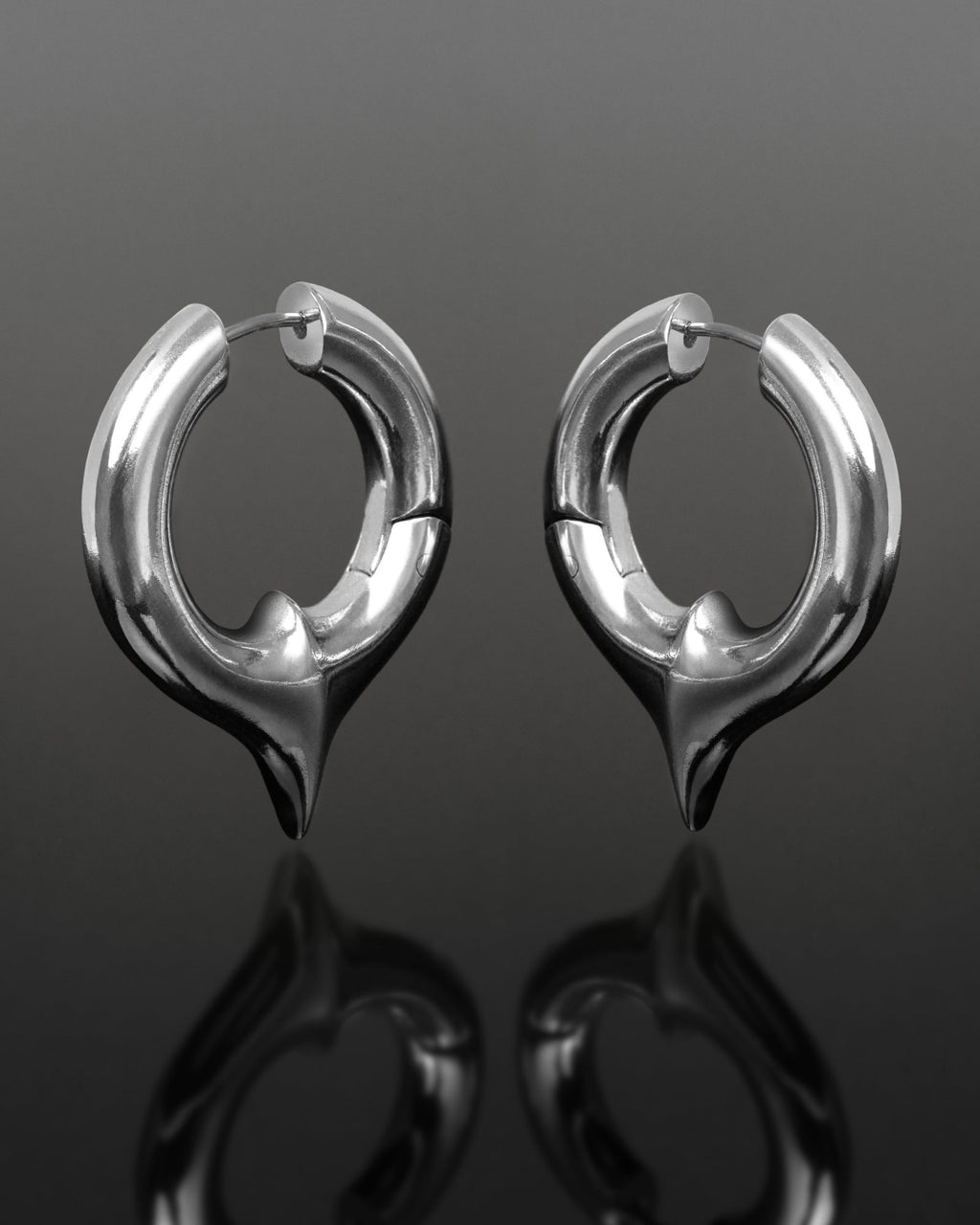 Demonia Covenant Earrings 🖤