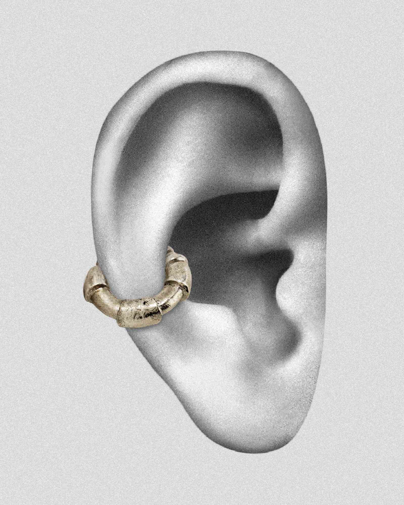 Demonia Temple Ear Cuff 🖤