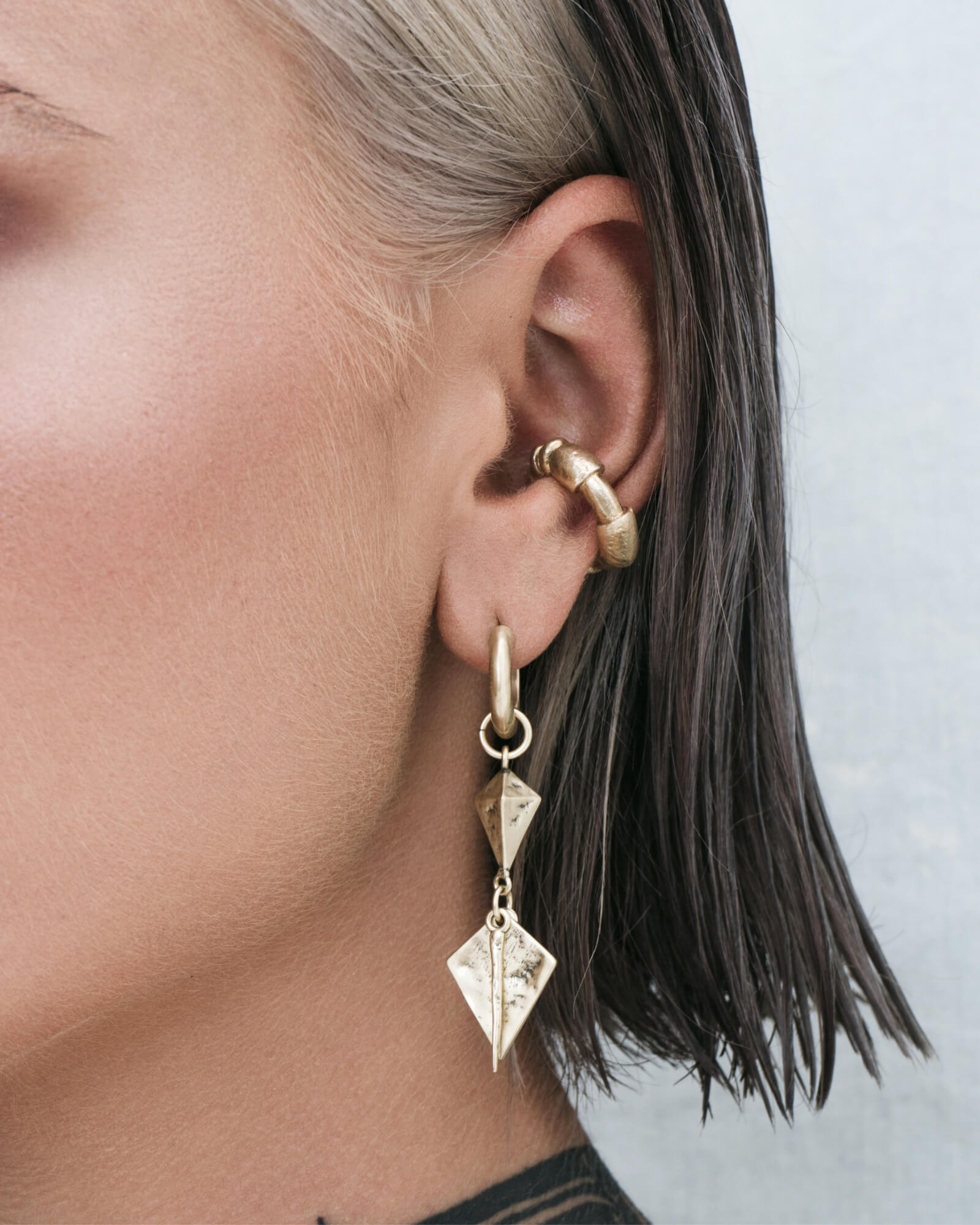 Demonia Temple Ear Cuff 🖤