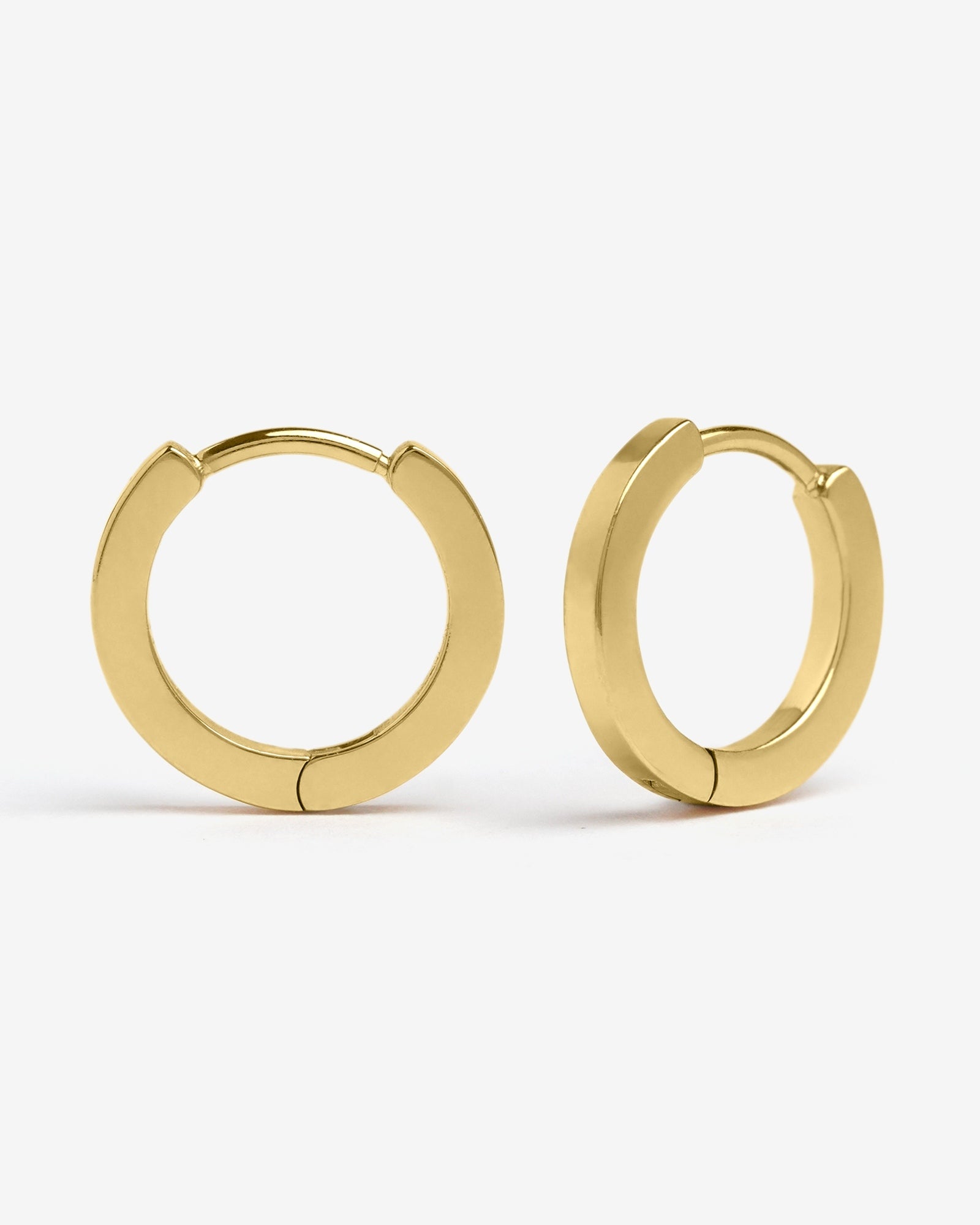 Demonia Classic Court Huggie Earrings 🖤