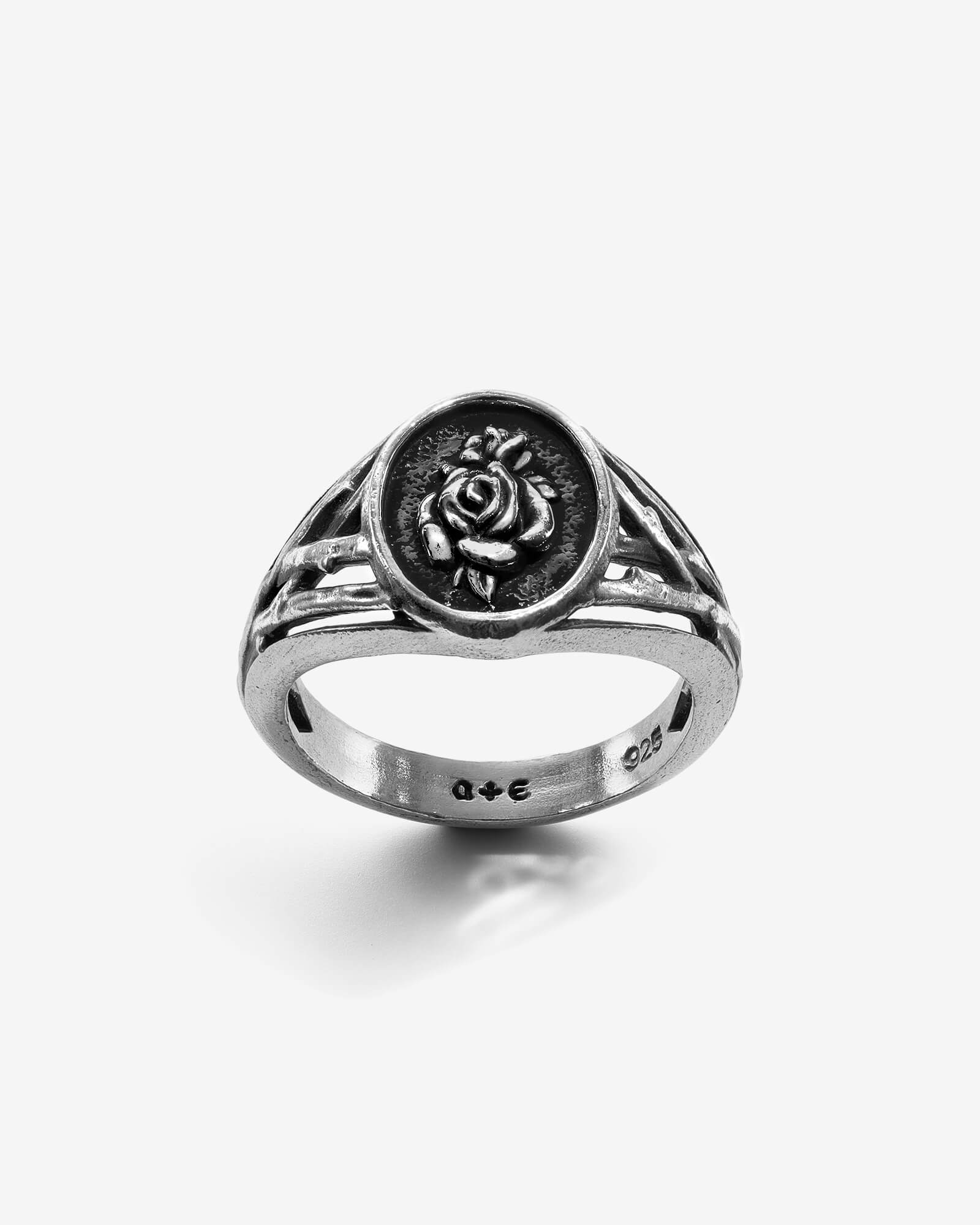 Demonia The Saint Ring 🖤