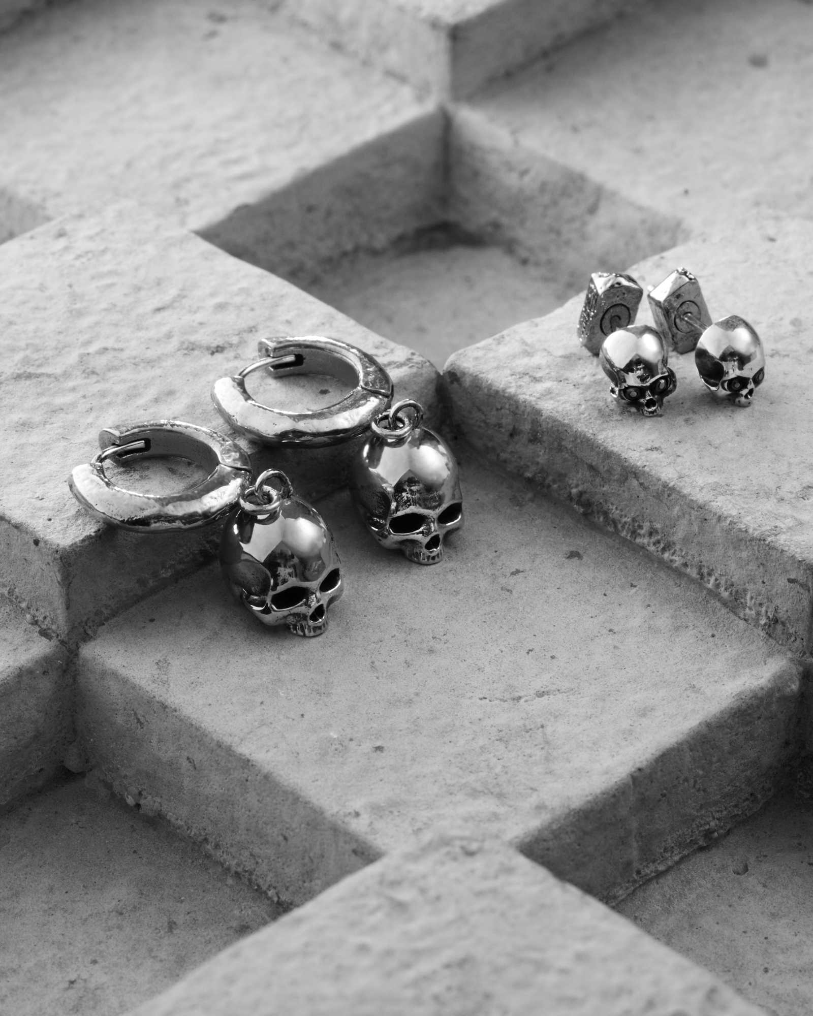 Demonia Cranium Earrings 🖤