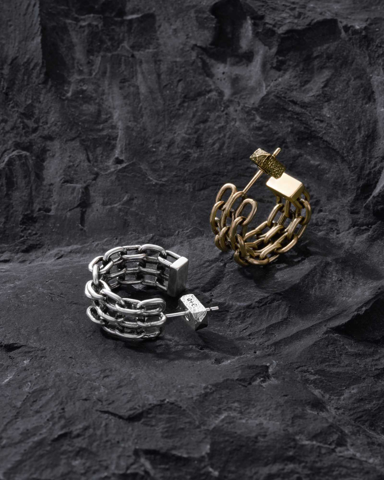 Demonia Seize Chain Earrings 🖤