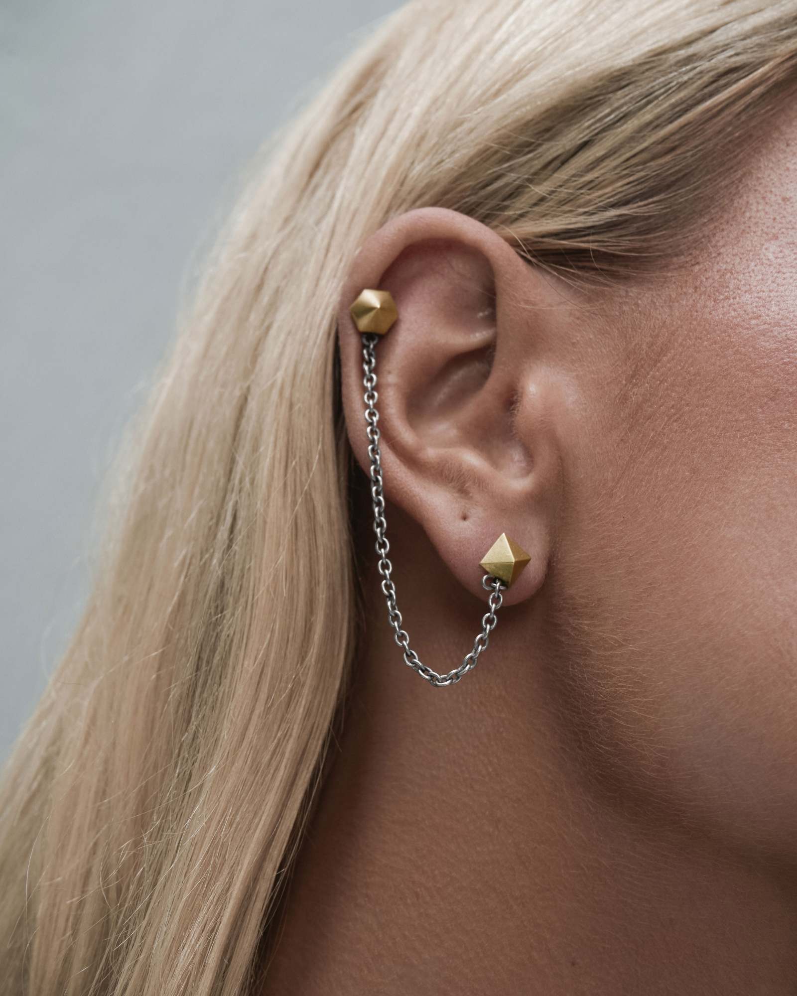 Demonia Sync Chain Earrings 🖤