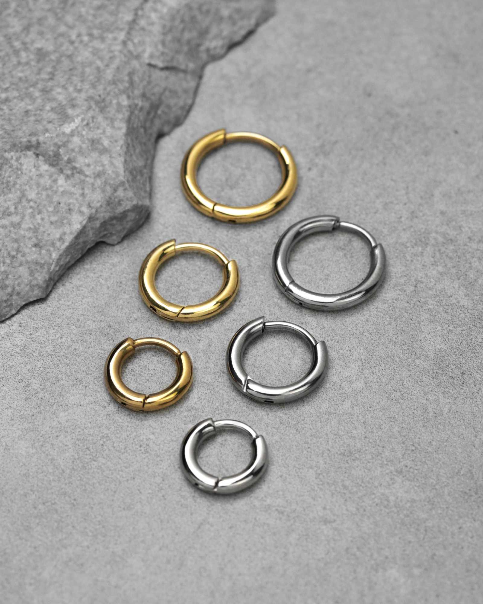 Demonia Classic Huggie Earrings 🖤