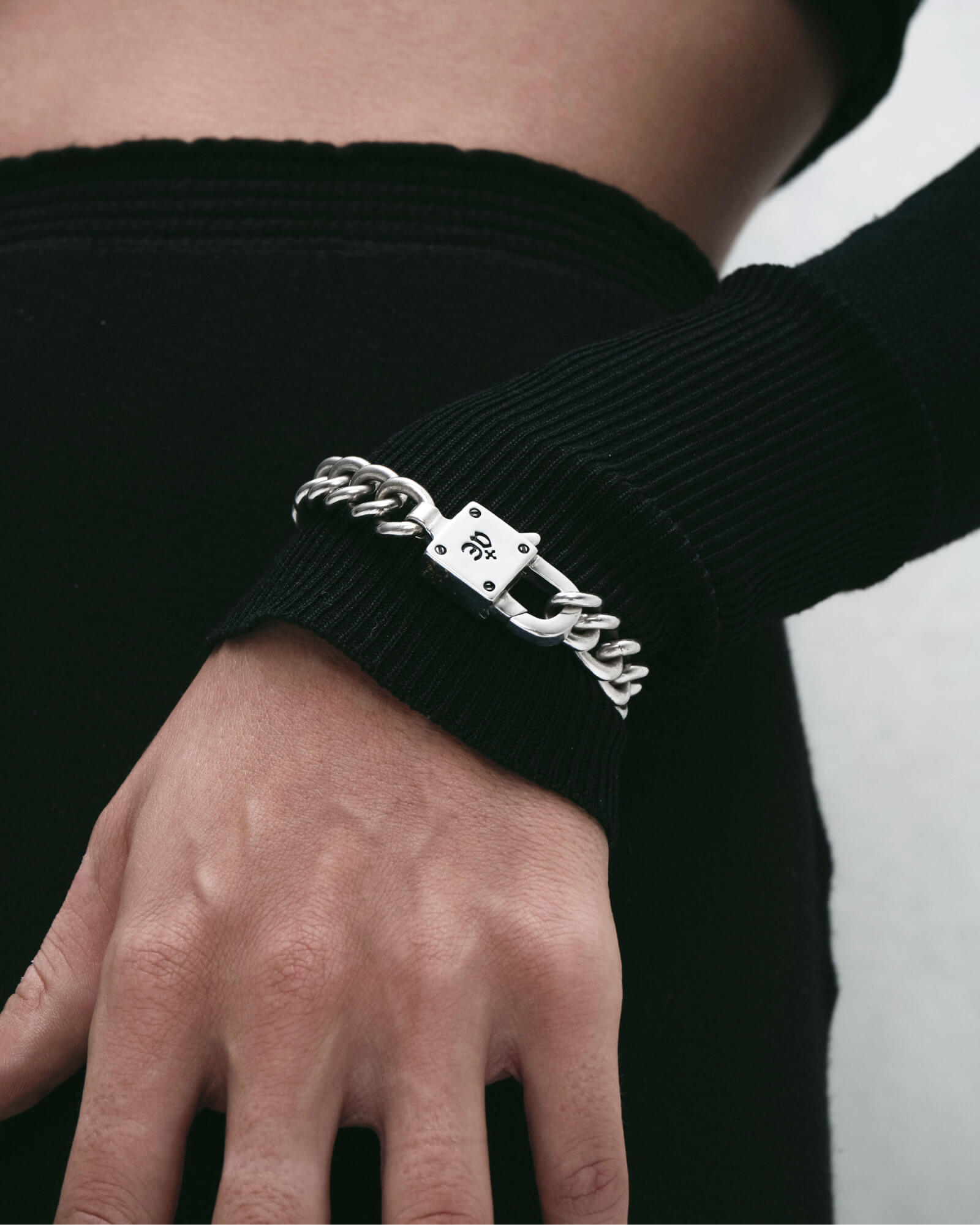 Demonia Sync Chain Bracelet 🖤