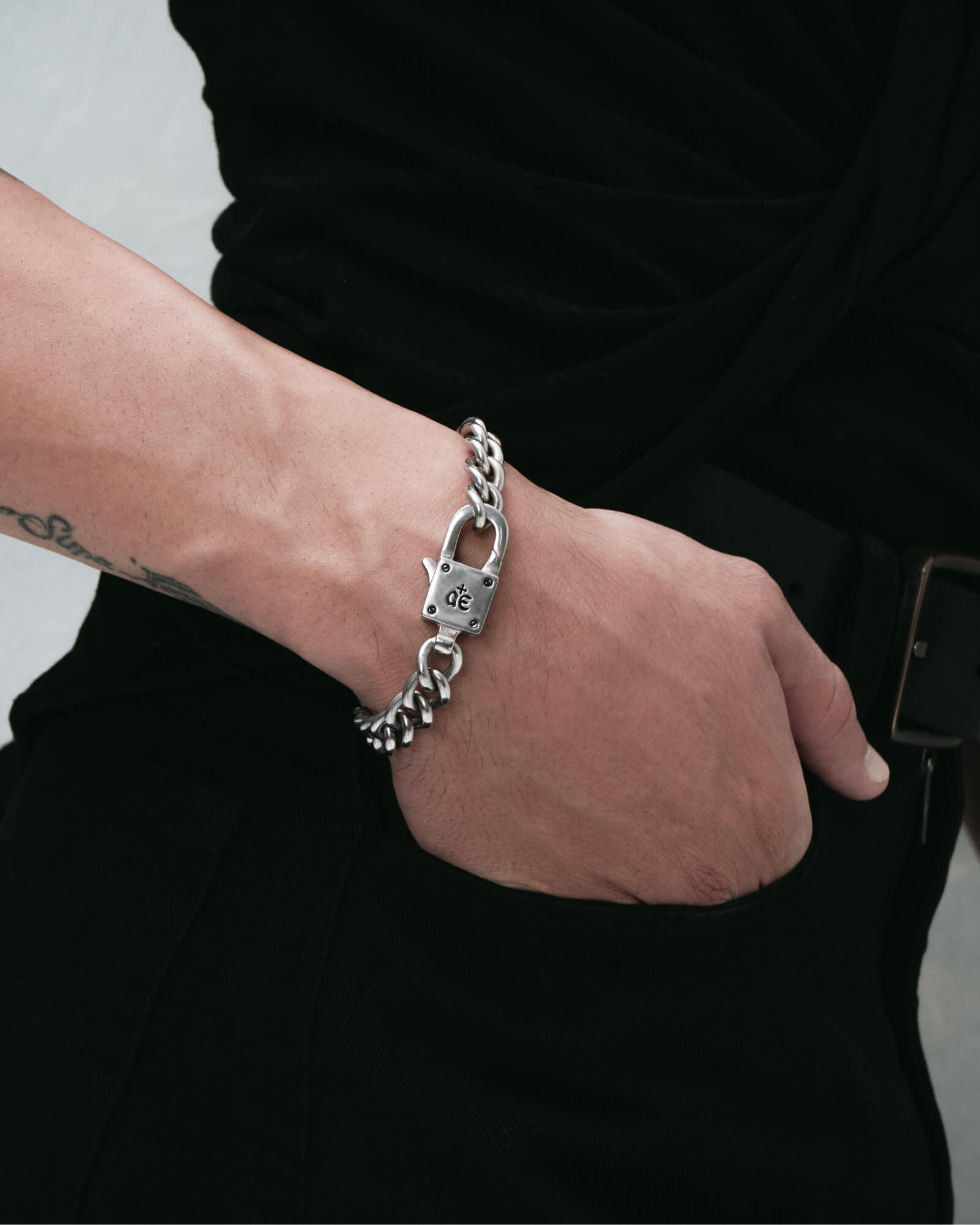 Demonia Sync Chain Bracelet 🖤