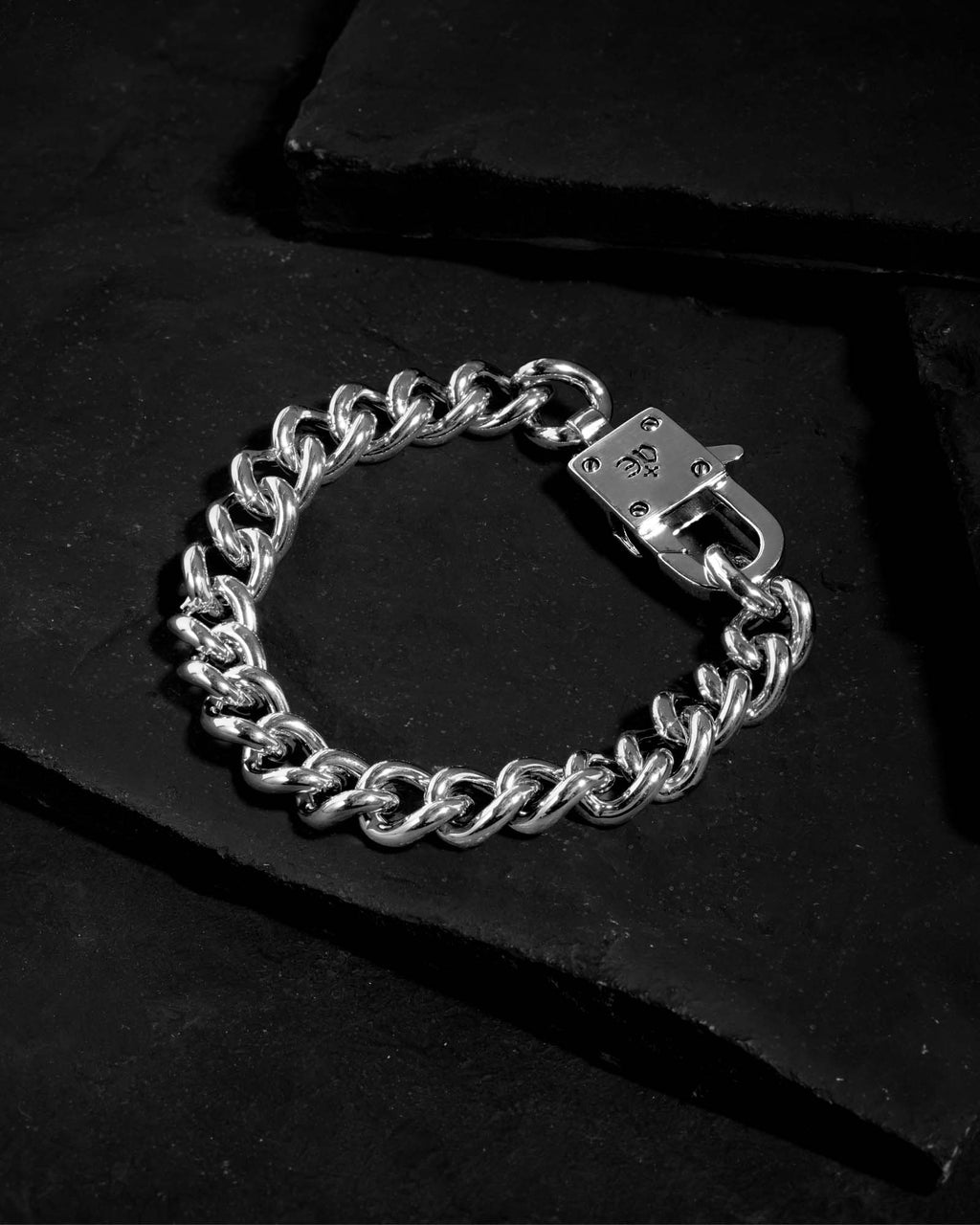 Demonia Sync Chain Bracelet 🖤