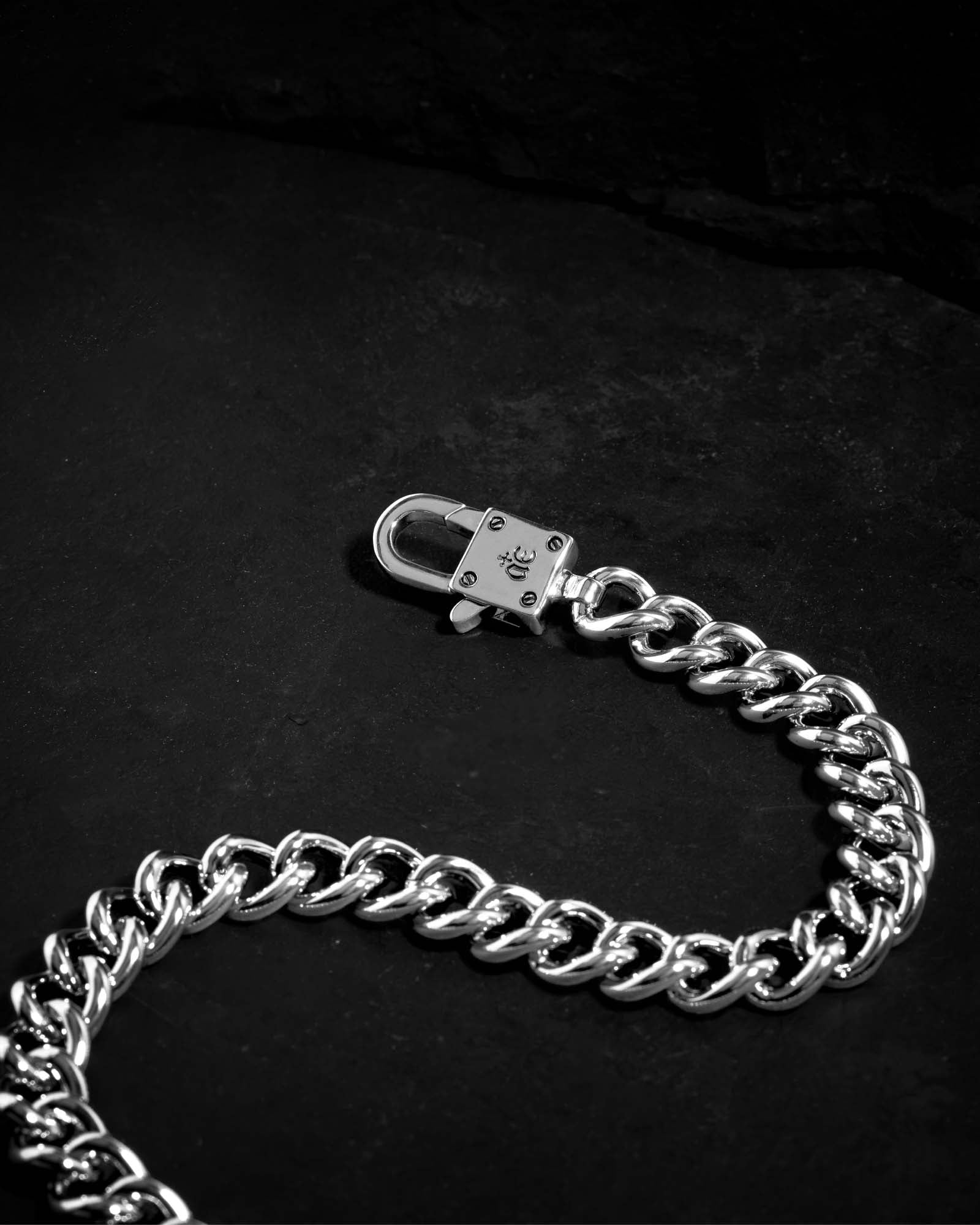 Demonia Sync Chain Necklace 🖤